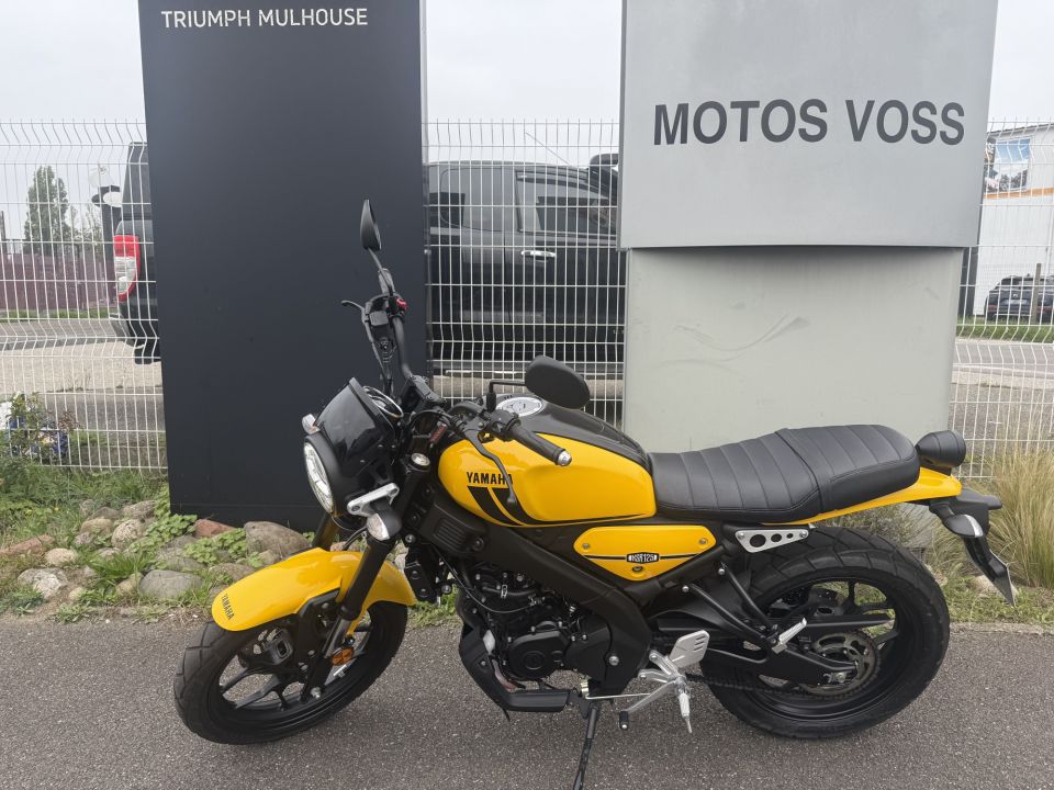 YAMAHA XSR 125 4