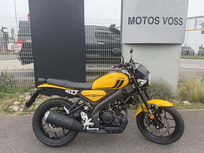 YAMAHA XSR 125 4