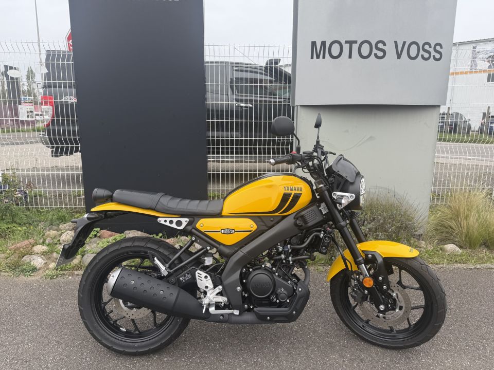 YAMAHA XSR 125 4