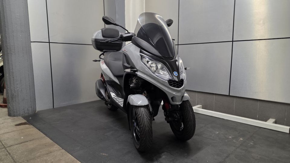 PIAGGIO MP3 300 HPE SPORT ABS ASR 4