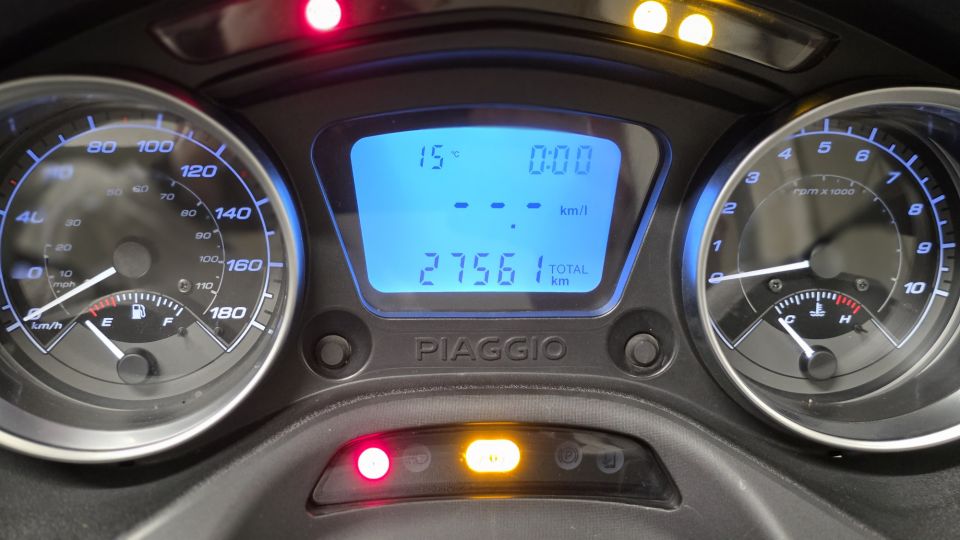 PIAGGIO MP3 300 HPE SPORT ABS ASR 4