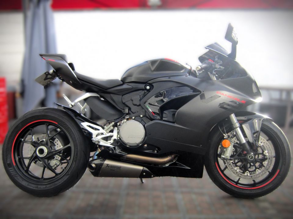 DUCATI PANIGALE V2 4