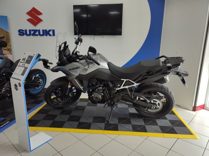 SUZUKI V-STROM 800SE 4