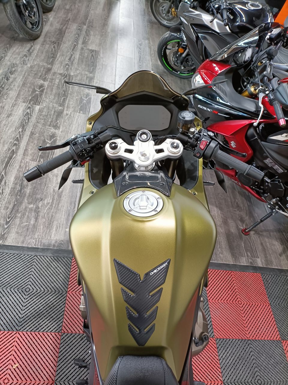 QJ MOTOR SRK 800 RR 4