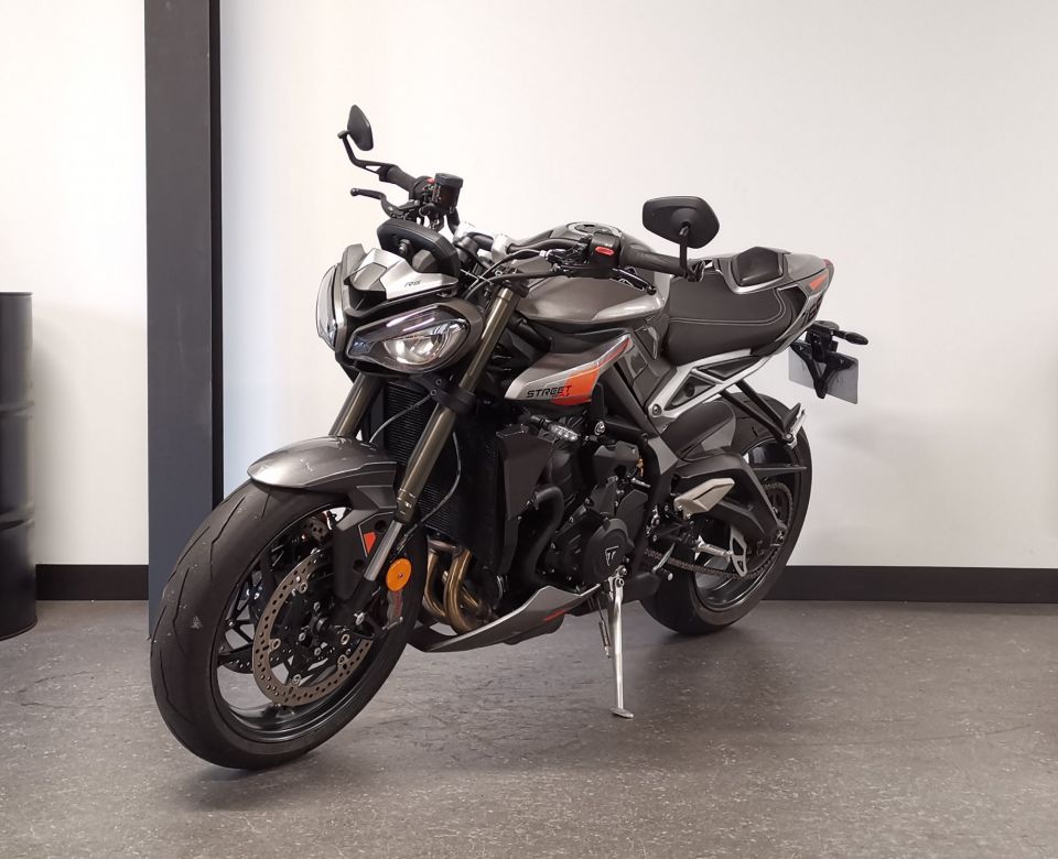 TRIUMPH STREET TRIPLE 765 RS 4
