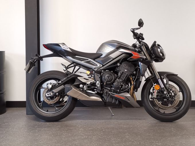 TRIUMPH STREET TRIPLE 765 RS 4