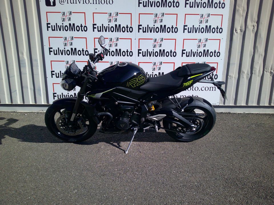 TRIUMPH STREET TRIPLE 765 RS 4