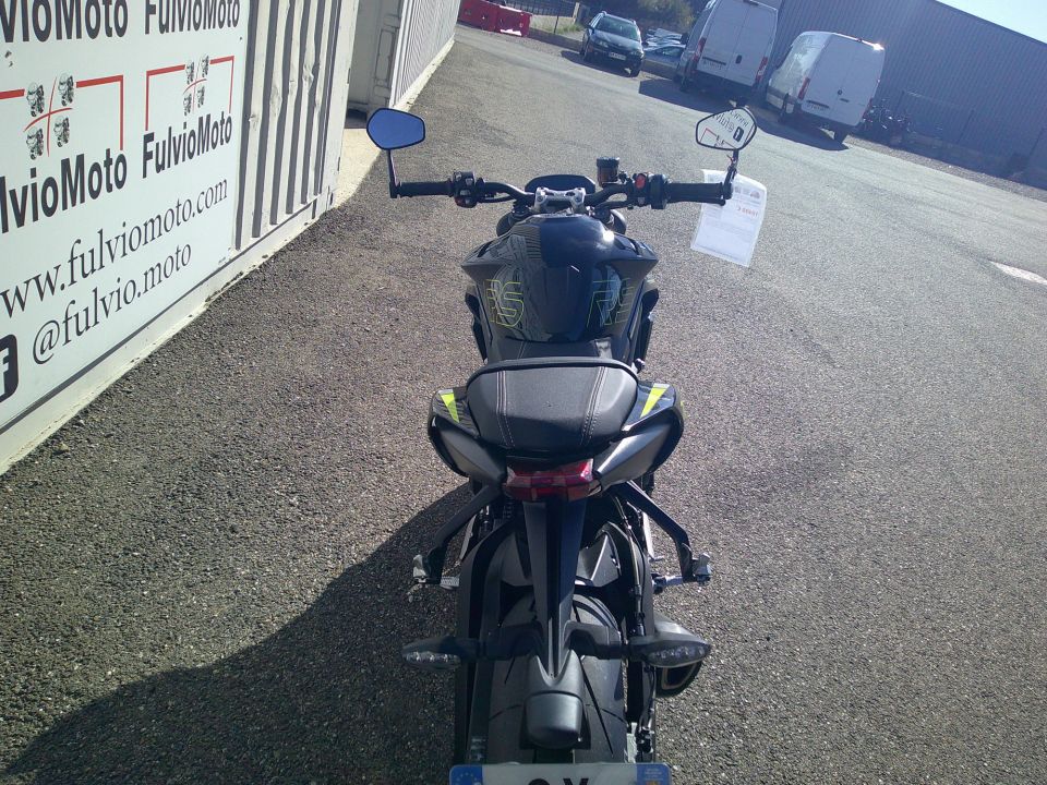 TRIUMPH STREET TRIPLE 765 RS 4