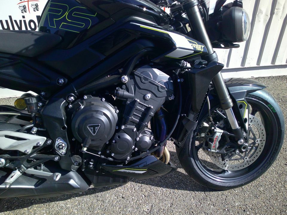 TRIUMPH STREET TRIPLE 765 RS 4