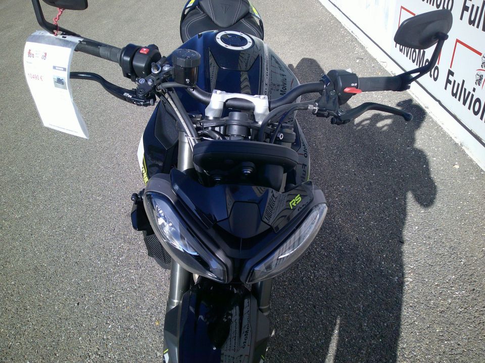 TRIUMPH STREET TRIPLE 765 RS 4