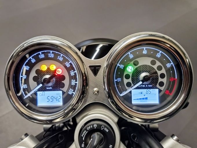 TRIUMPH SPEED TWIN 1200 4