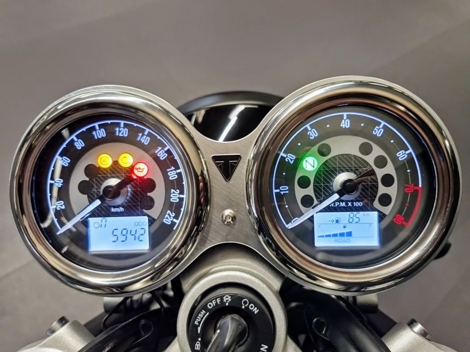 TRIUMPH SPEED TWIN 1200 4