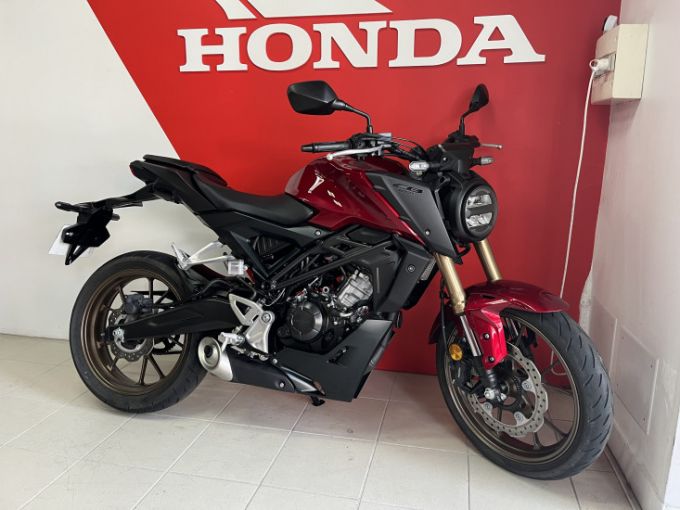 HONDA CB 125 R 4