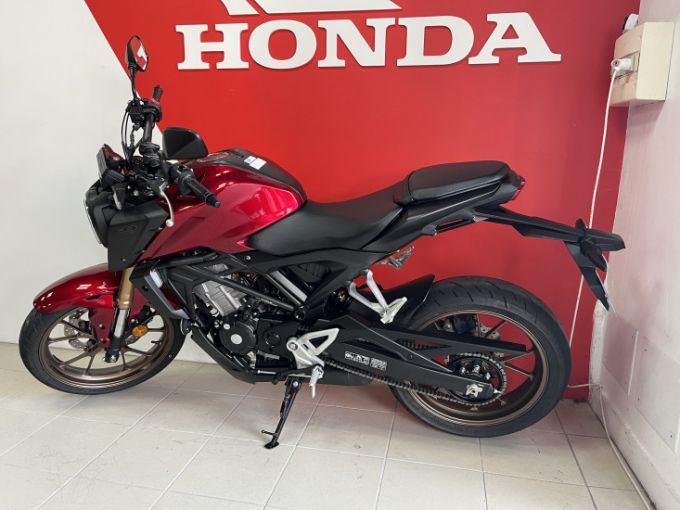 HONDA CB 125 R 4
