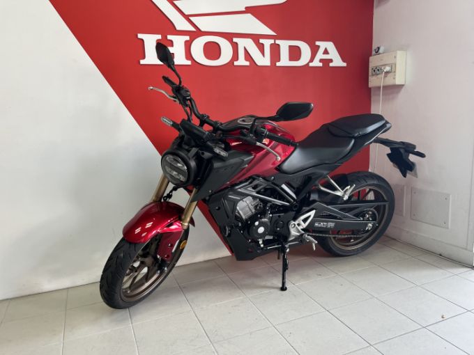 HONDA CB 125 R 4