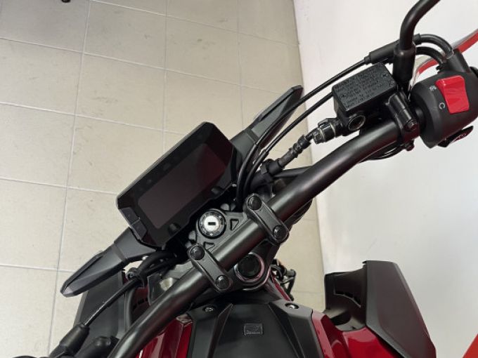 HONDA CB 125 R 4