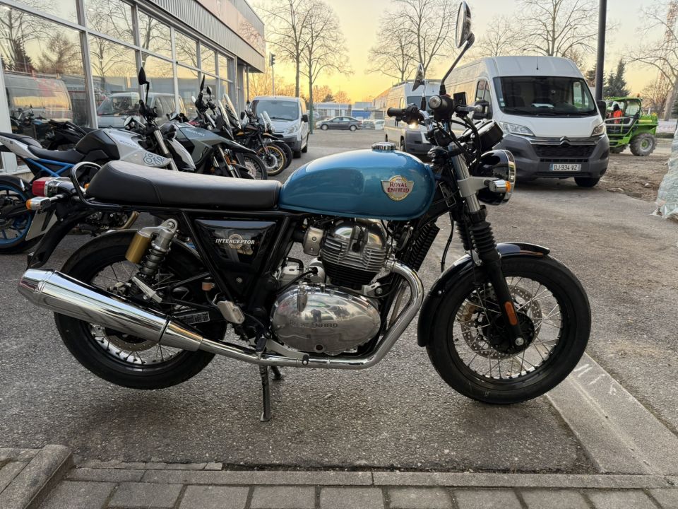 ROYAL ENFIELD INTERCEPTOR 4