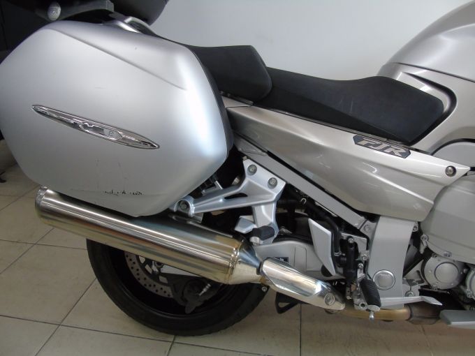 YAMAHA FJR 1300 ABS 4