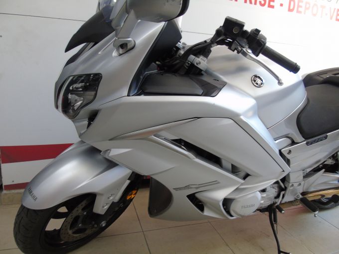 YAMAHA FJR 1300 ABS 4