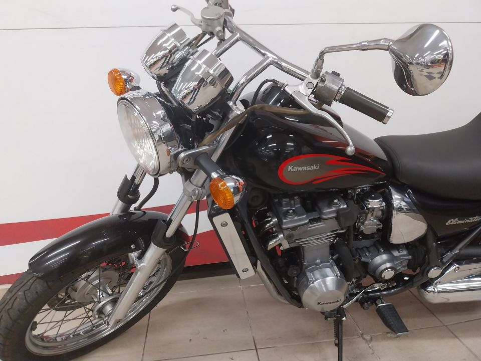 KAWASAKI ELIMINATOR 600 4