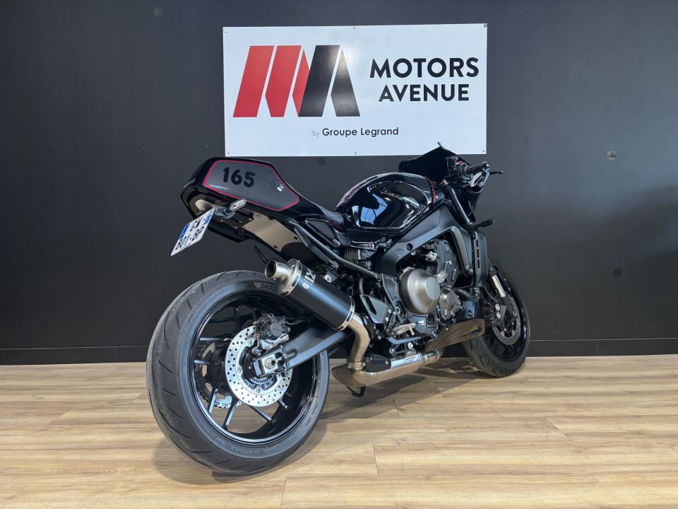 YAMAHA XSR 900 ABS 4