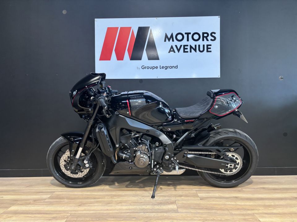 YAMAHA XSR 900 ABS 4