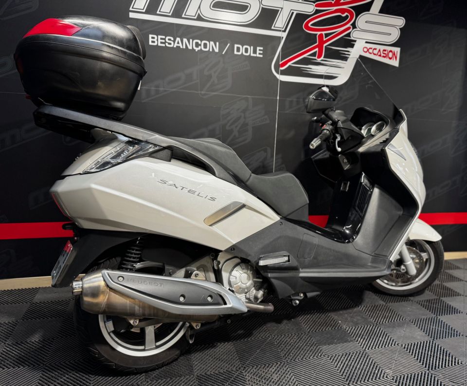 PEUGEOT SATELIS 400 4