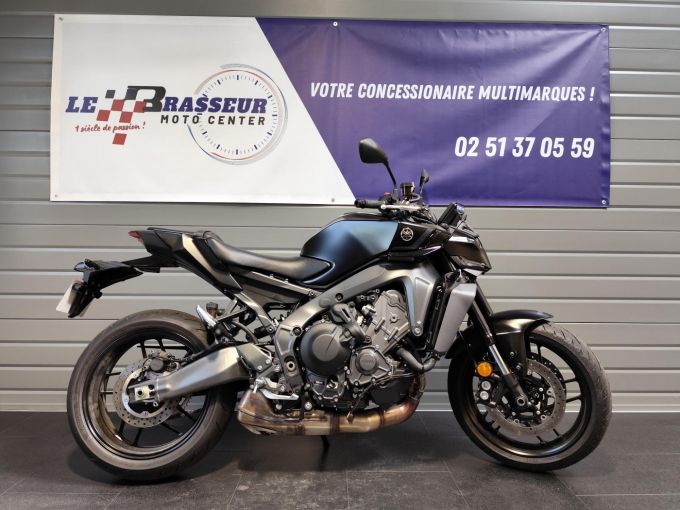 YAMAHA MT-09 4