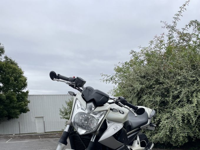 YAMAHA XJ6-N 4