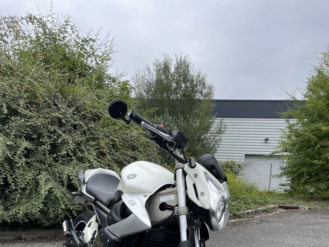 YAMAHA XJ6-N 4