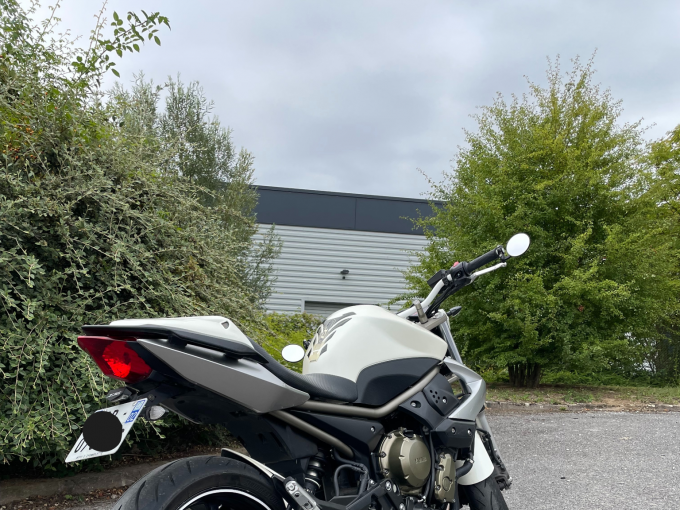 YAMAHA XJ6-N 4