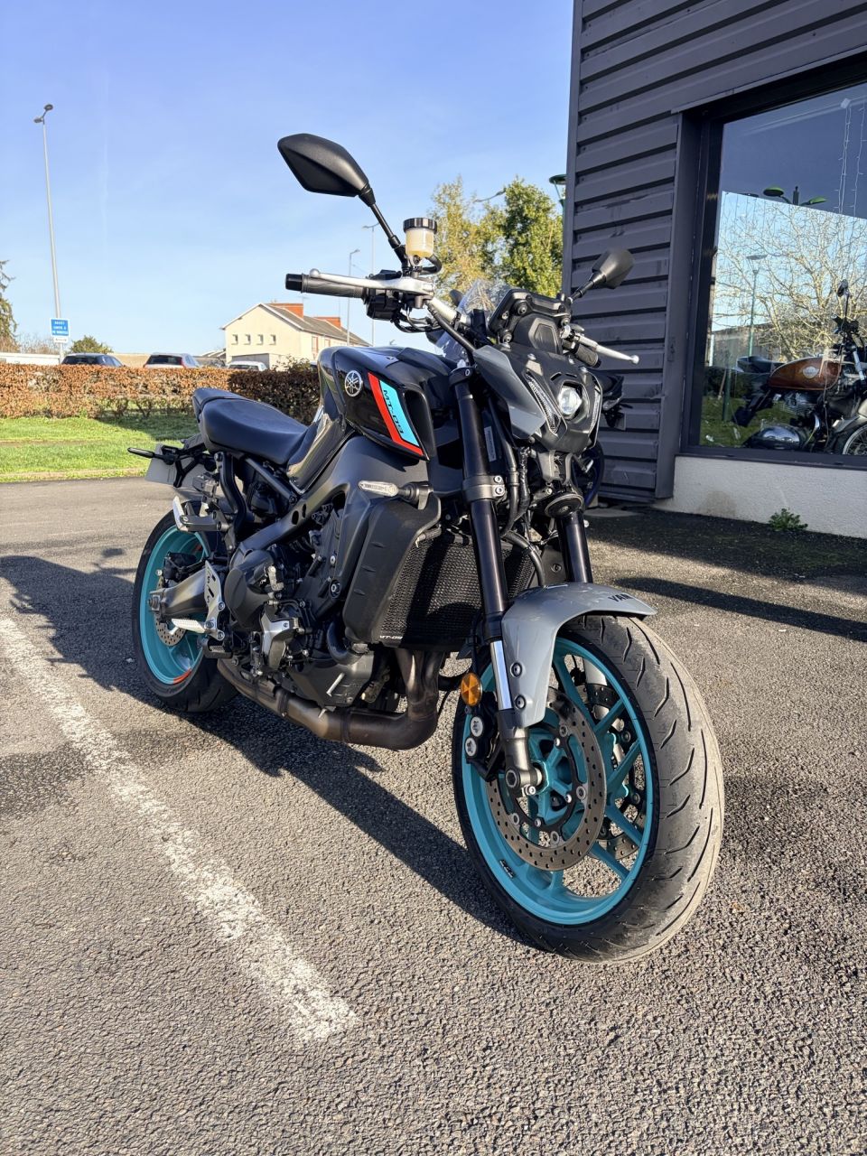 YAMAHA MT-09 4