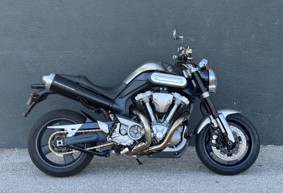 YAMAHA MT-01 4