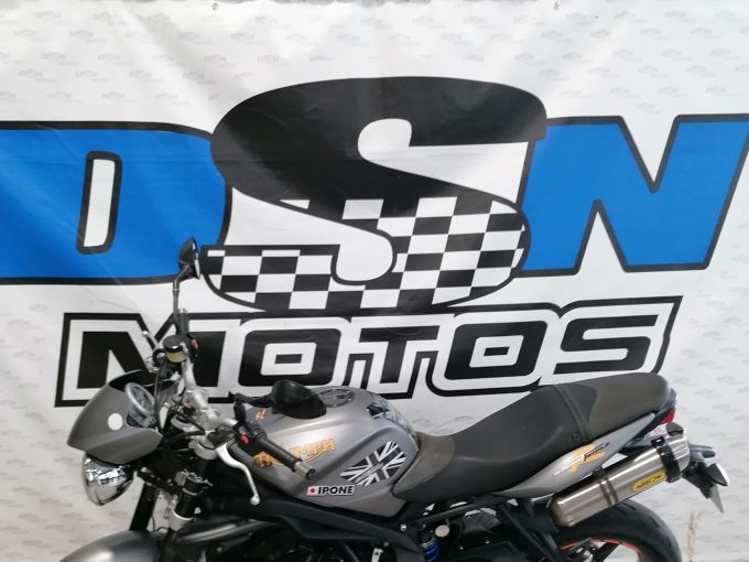 TRIUMPH STREET TRIPLE 675 4