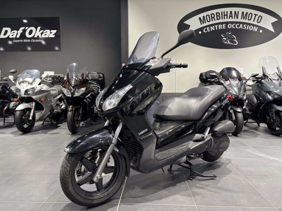 YAMAHA X-MAX 125 4