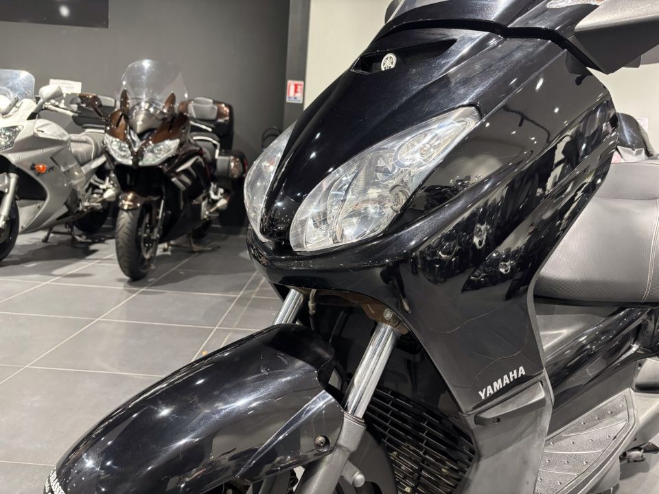 YAMAHA X-MAX 125 4
