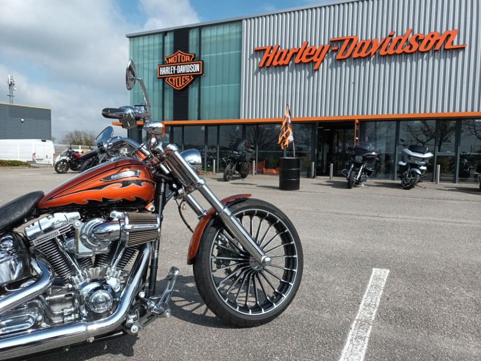 HARLEY-DAVIDSON SOFTAIL BREAKOUT 1800 CVO 4