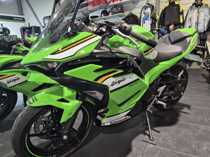 KAWASAKI Ninja 500 SE 4