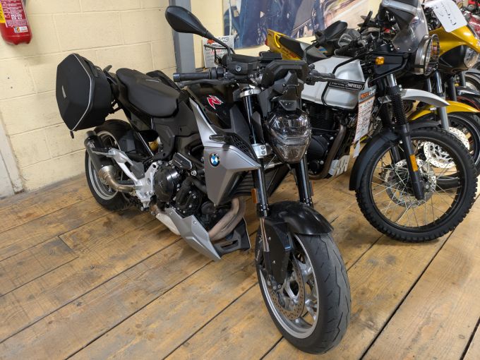 BMW BMW F 900 R 4