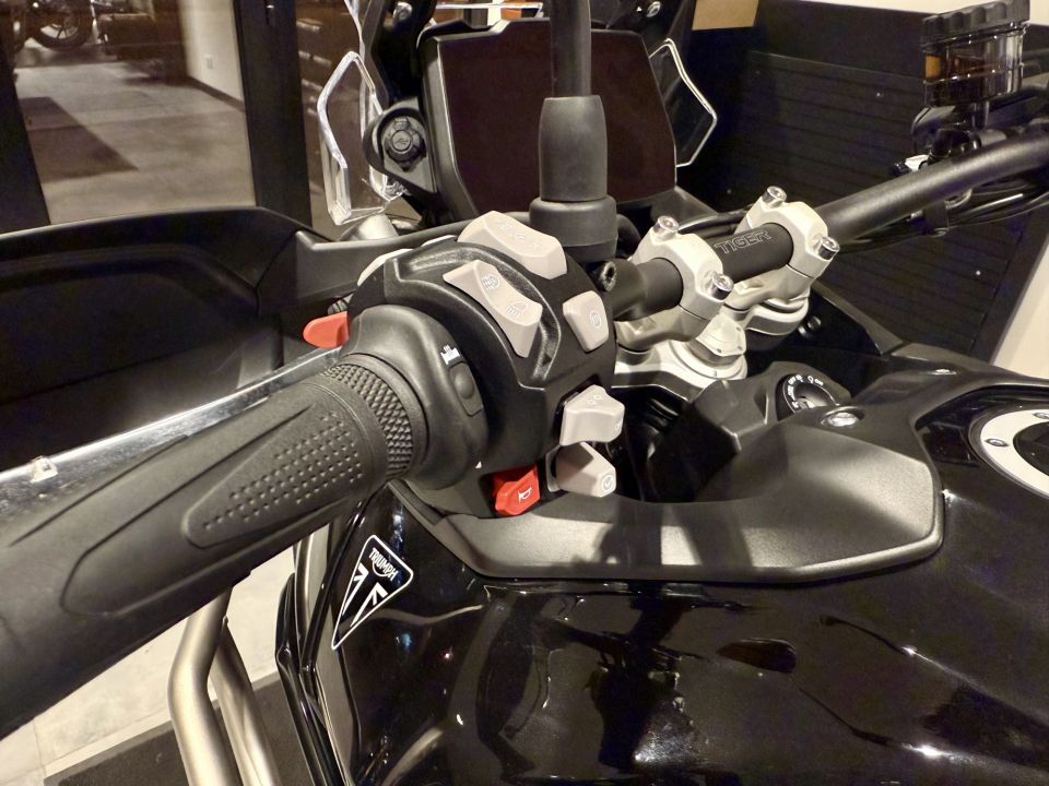 TRIUMPH Tiger 900 GT 4