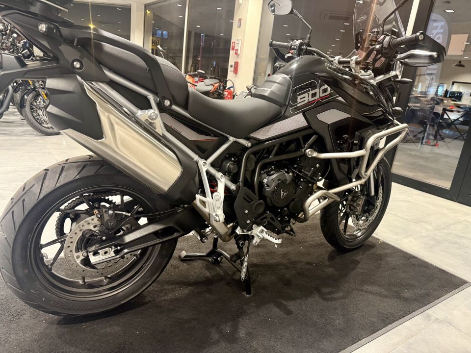 TRIUMPH Tiger 900 GT 4