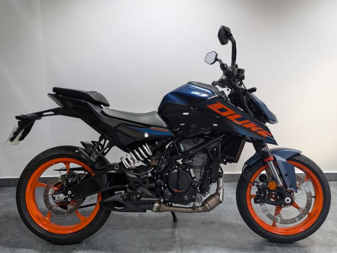 KTM 125 DUKE 4