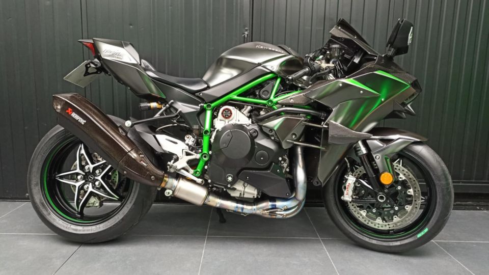 KAWASAKI H2 CARBON 4
