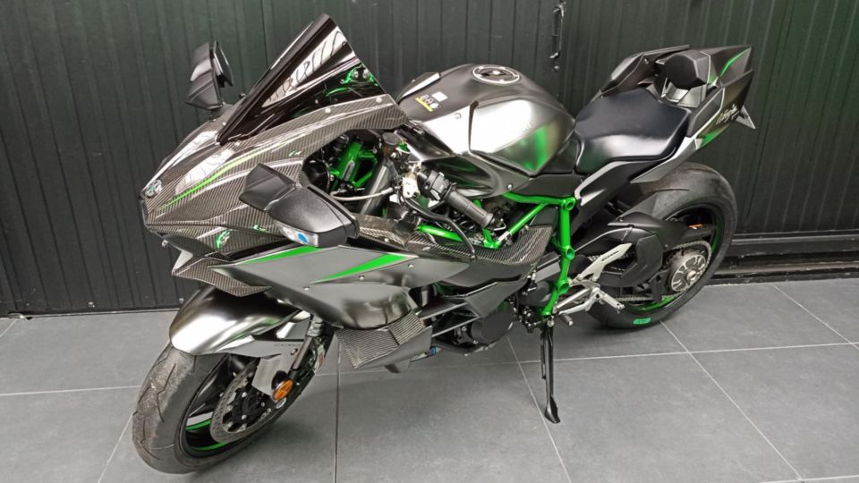 KAWASAKI H2 CARBON 4