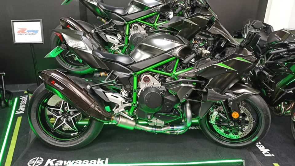 KAWASAKI H2 CARBON 4