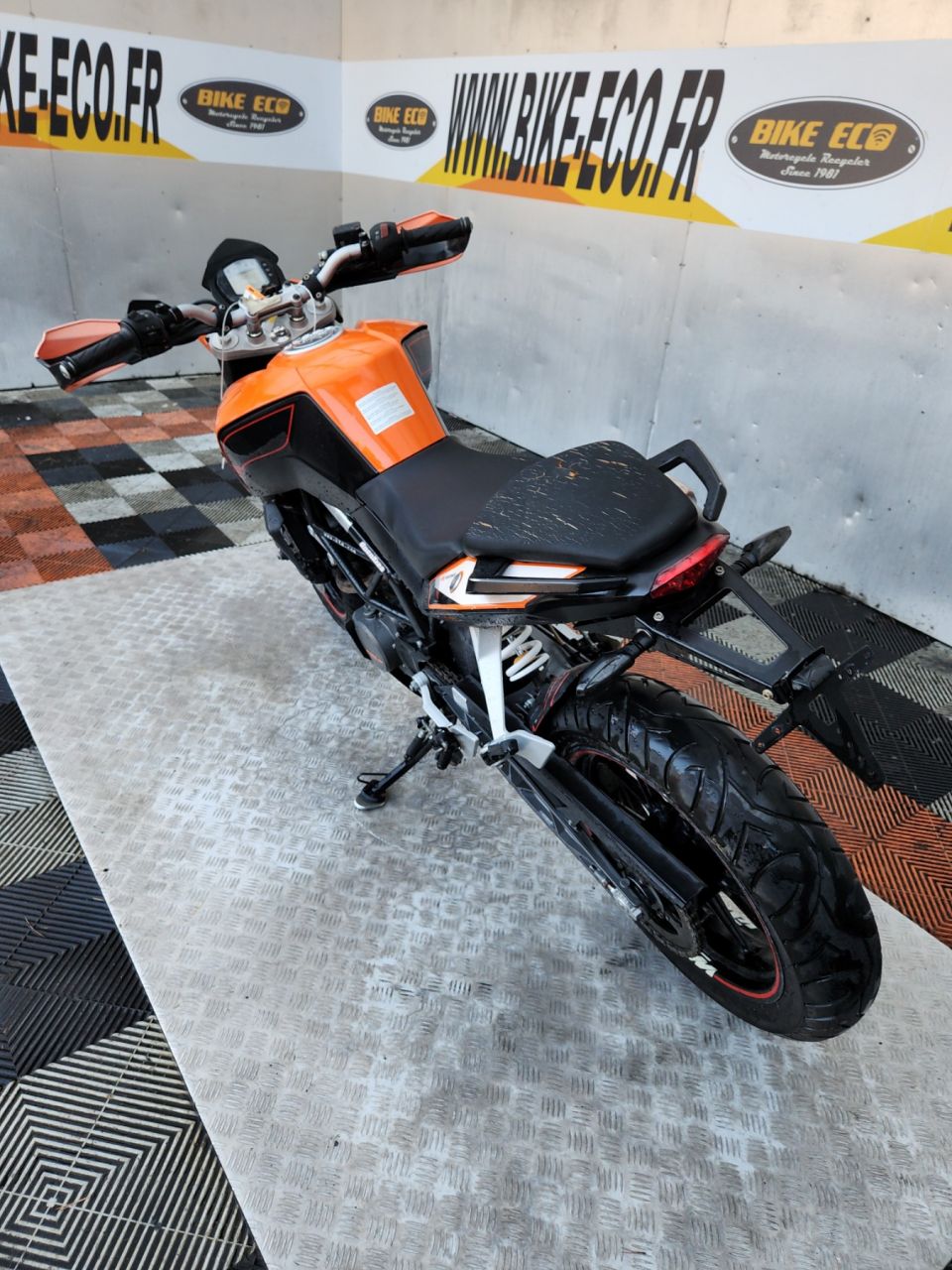 KTM 125 DUKE 4