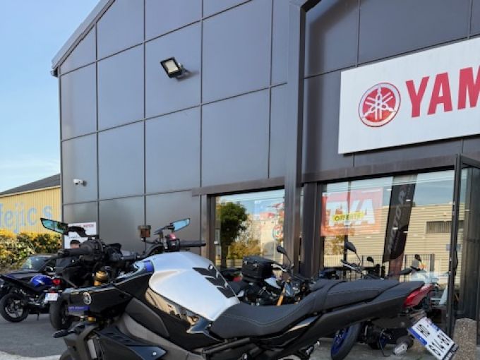 YAMAHA MT-10 SP 4