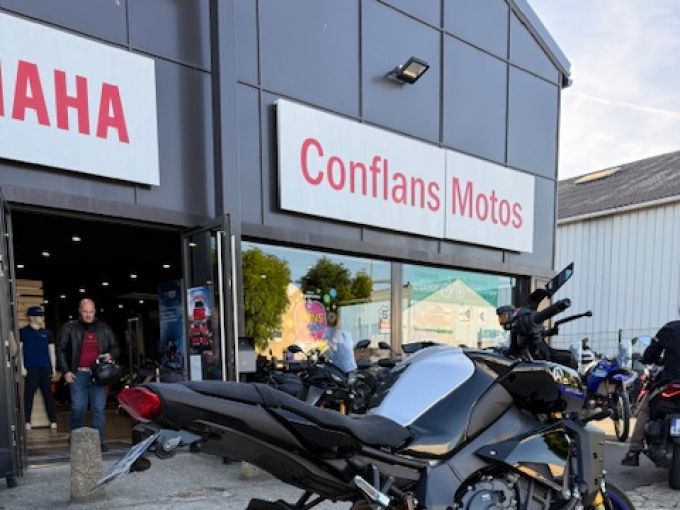YAMAHA MT-10 SP 4