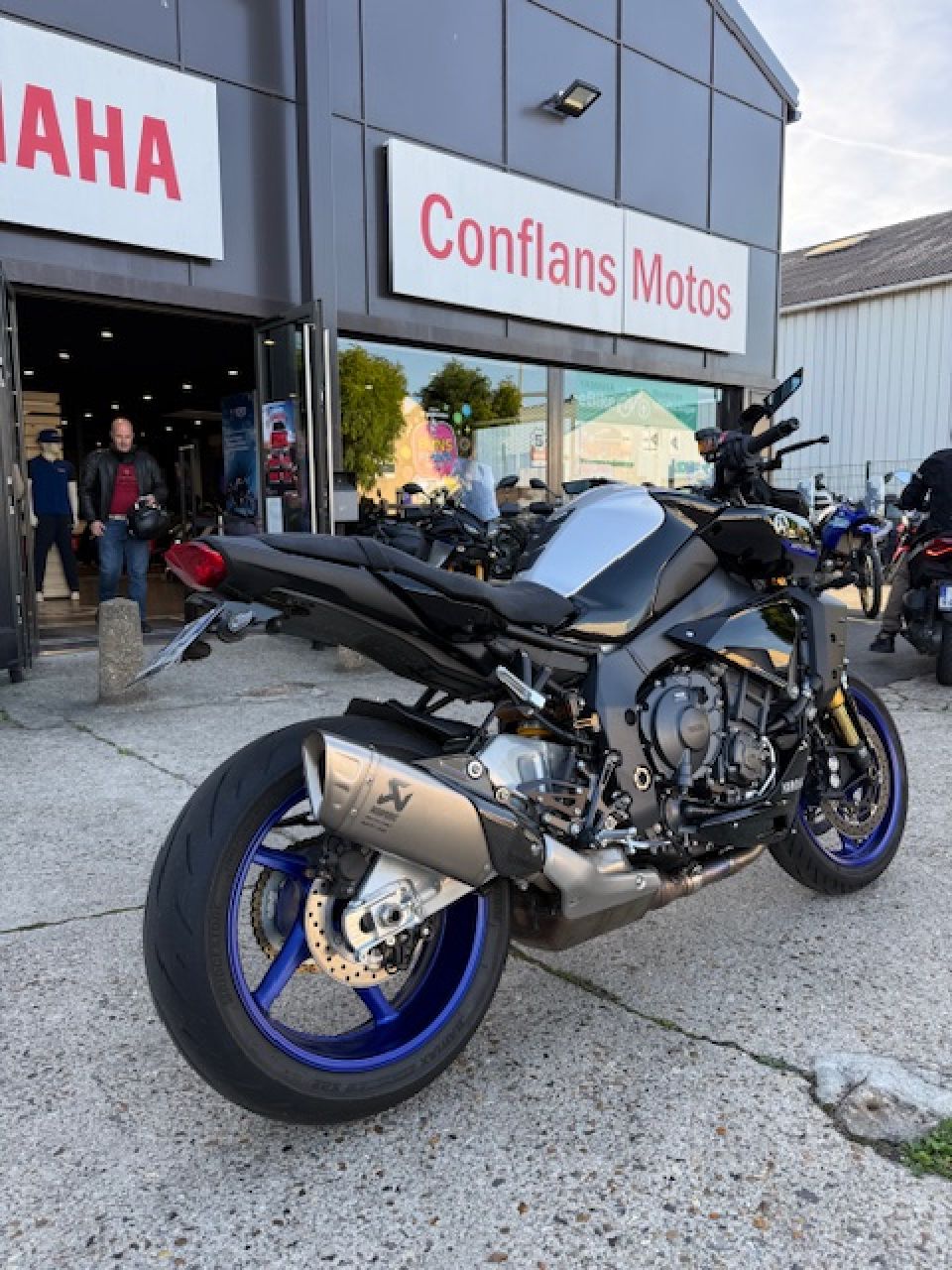 YAMAHA MT-10 SP 4