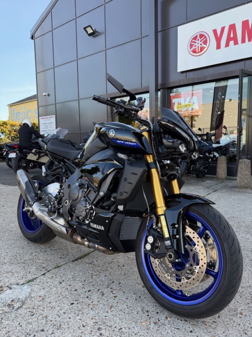 YAMAHA MT-10 SP 4